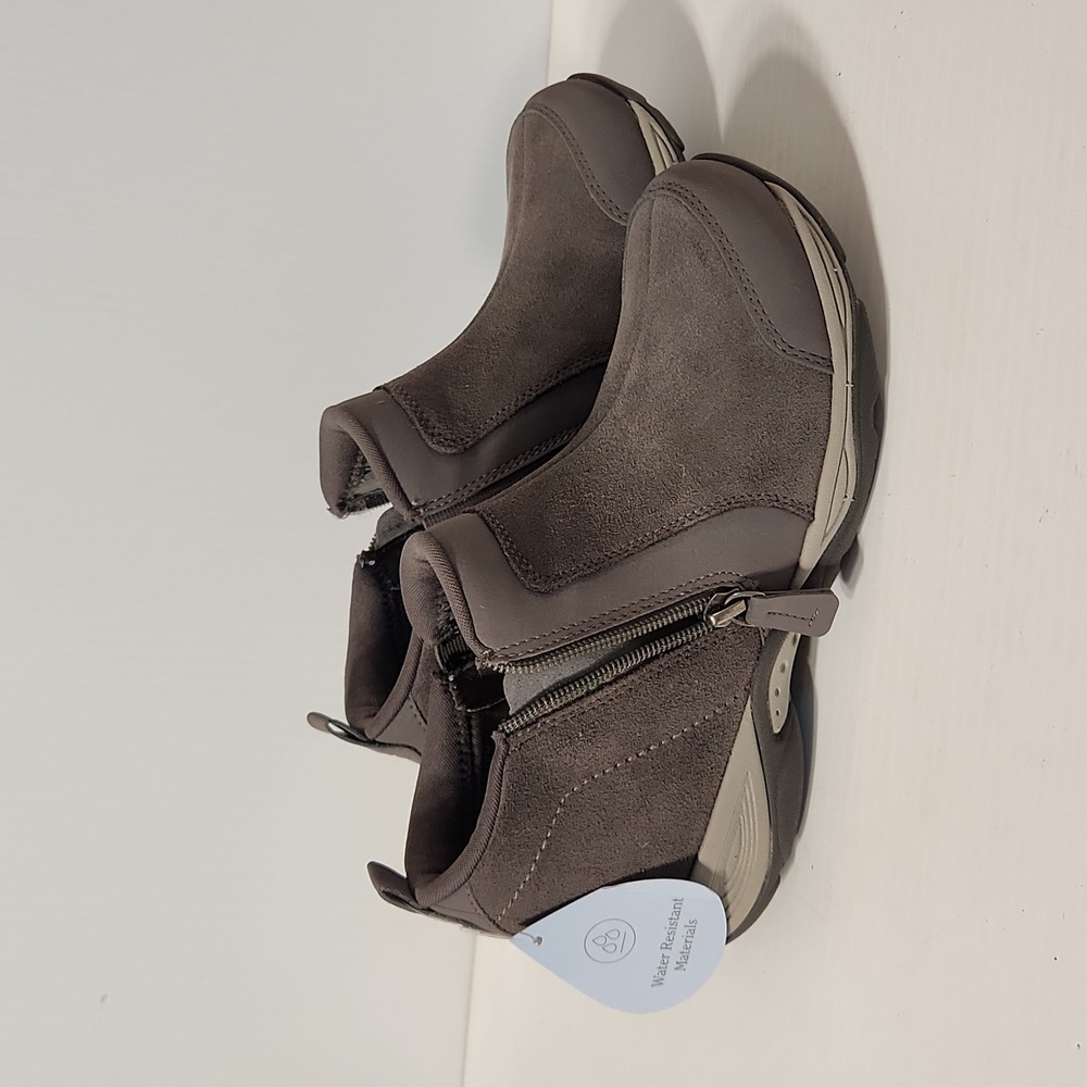 NWT Easy Spirit Seevony 7.5 Grey Ankle Boots